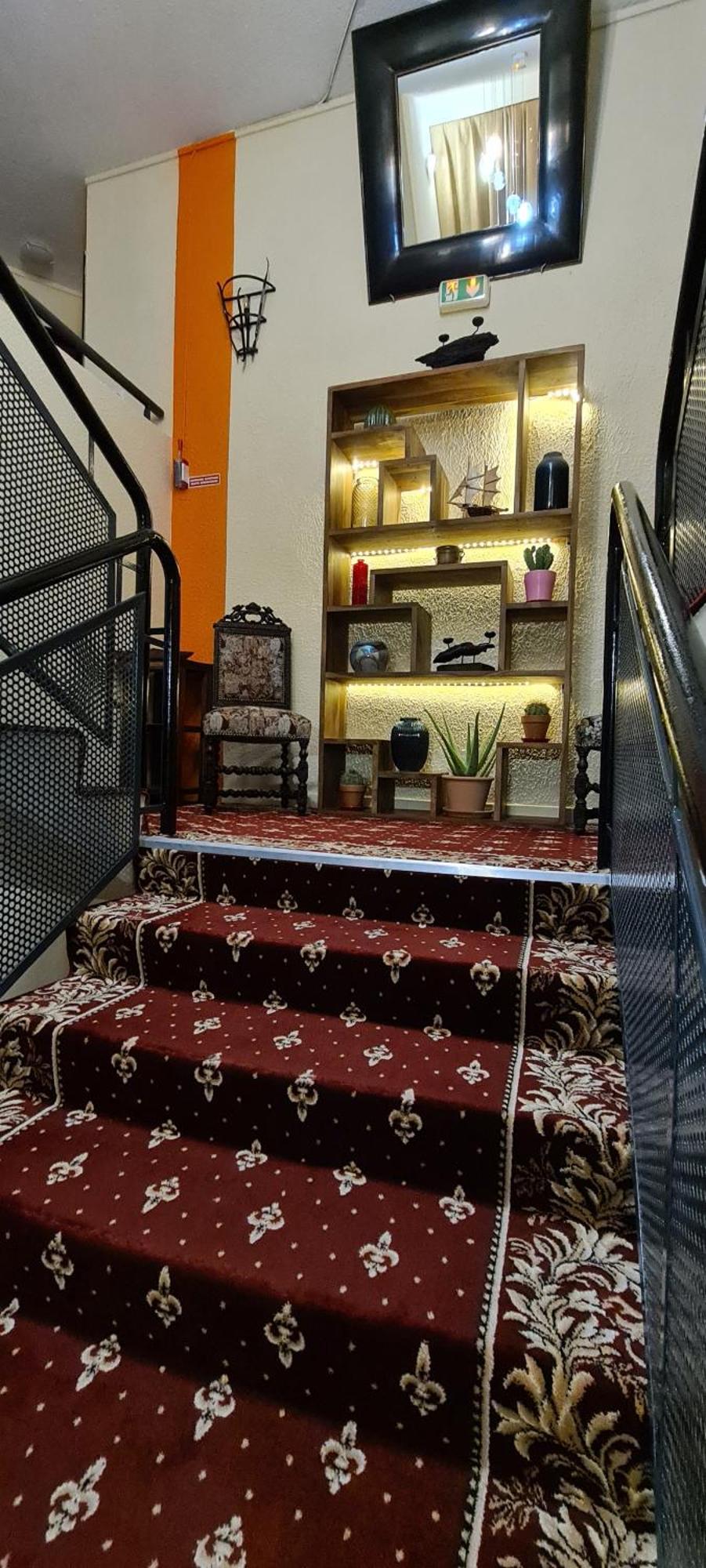 Hotel L'Etoile Aeroport - A61 การ์กาซอน ภายนอก รูปภาพ
