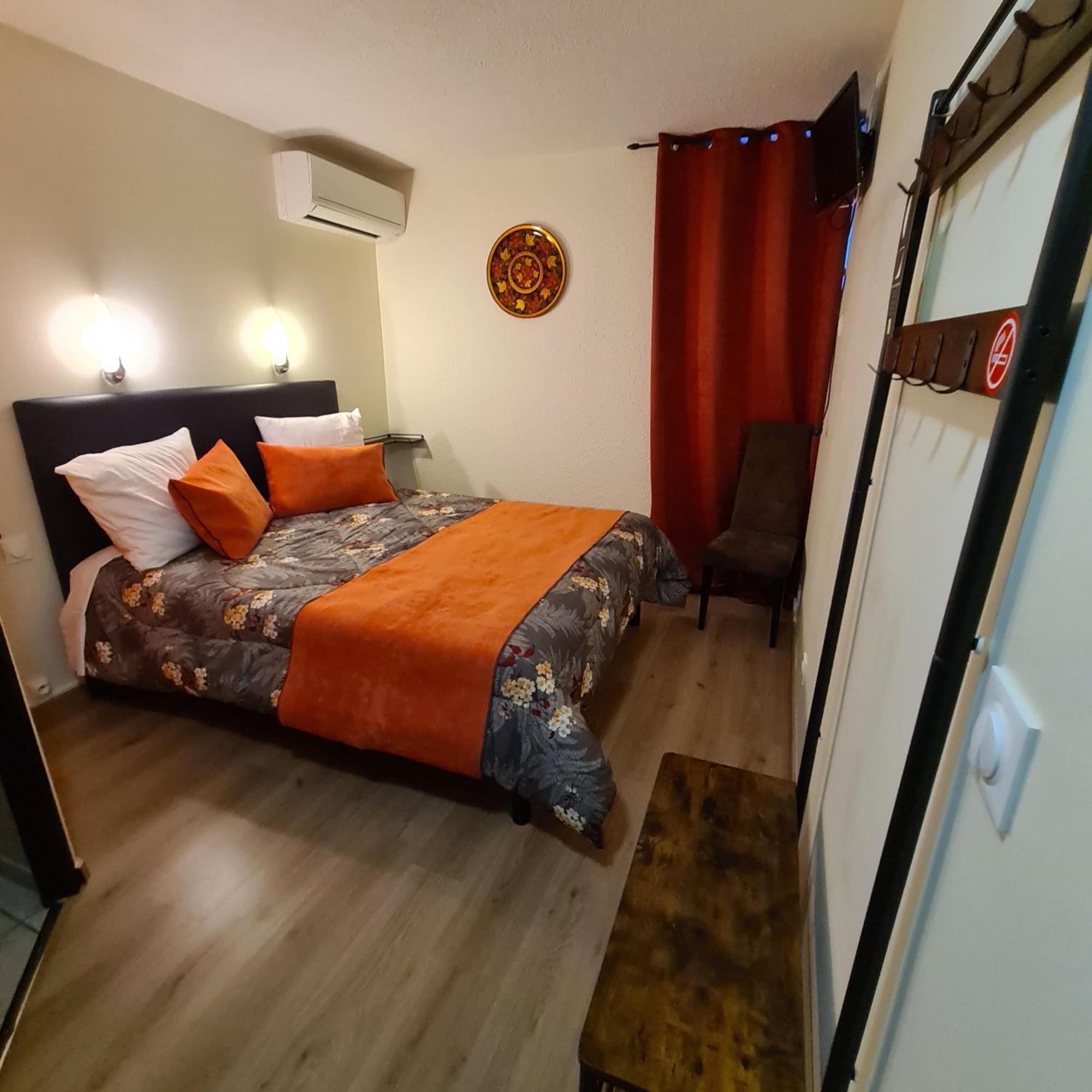 Hotel L'Etoile Aeroport - A61 การ์กาซอน ภายนอก รูปภาพ
