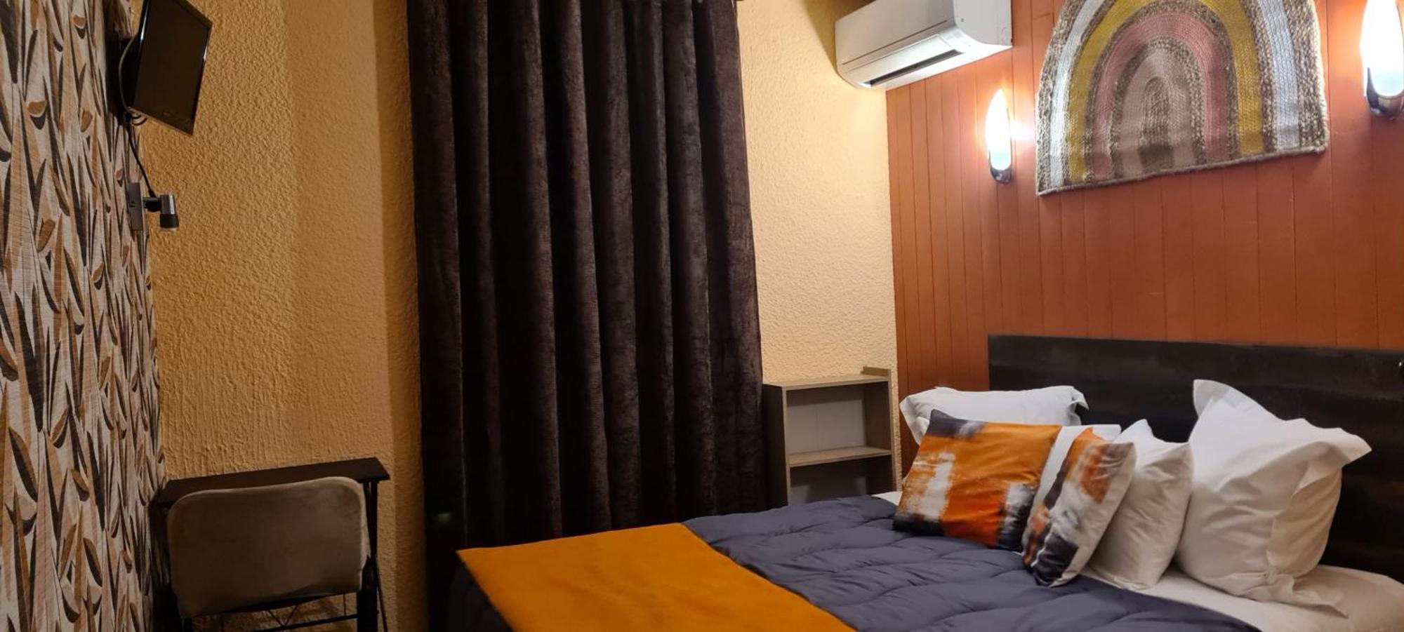 Hotel L'Etoile Aeroport - A61 การ์กาซอน ภายนอก รูปภาพ