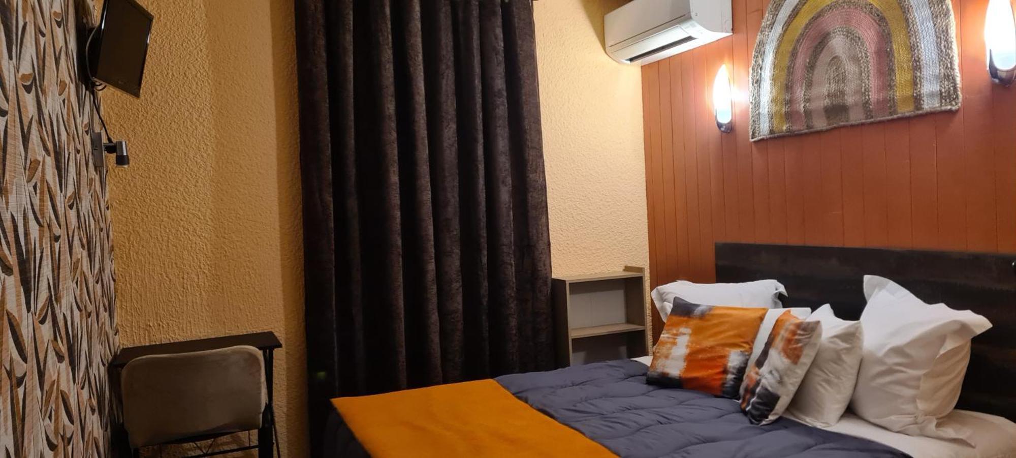 Hotel L'Etoile Aeroport - A61 การ์กาซอน ภายนอก รูปภาพ